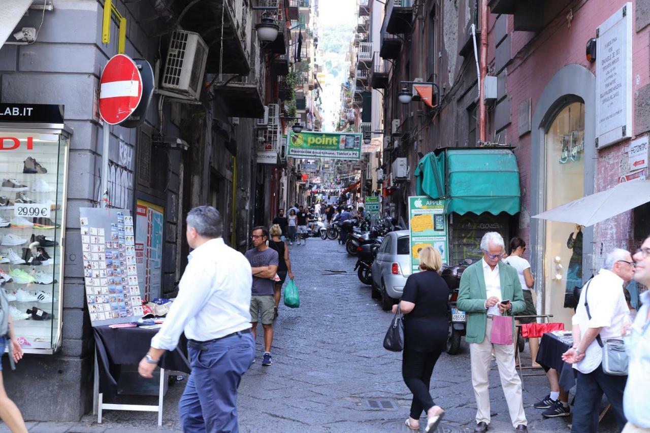 B&B Pisadog Napoli Bagian luar foto