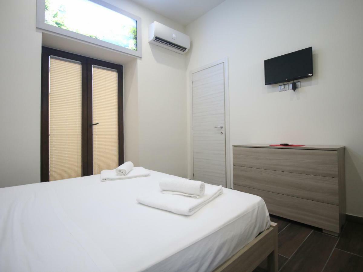 B&B Pisadog Napoli Bagian luar foto
